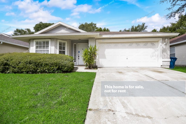 Photo 1 of 30 - 574 Chancellor Dr W, Jacksonville, FL 32225