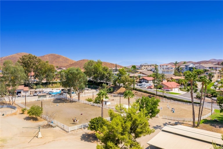 Photo 35 of 41 - 23725 Schooner Dr, Canyon Lake, CA 92587