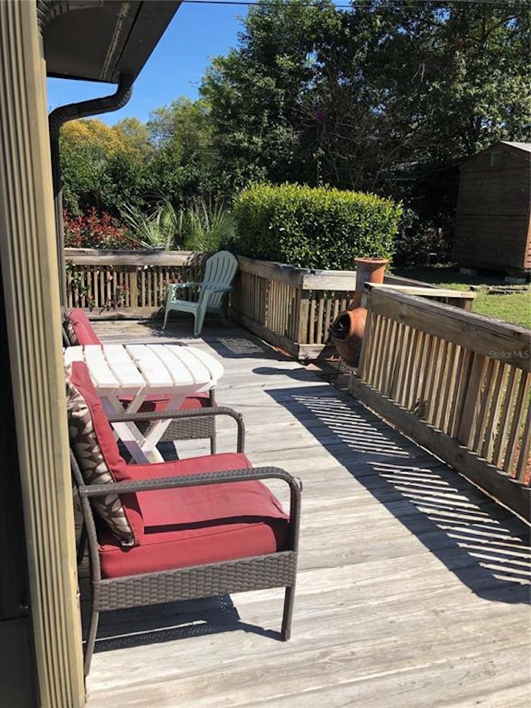 Photo 10 of 38 - 738 W Hogle Ave, Deland, FL 32720