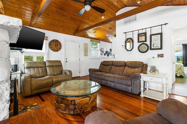 Photo 12 of 52 - 12400 Gulf Blvd #1, Saint Petersburg, FL 33706