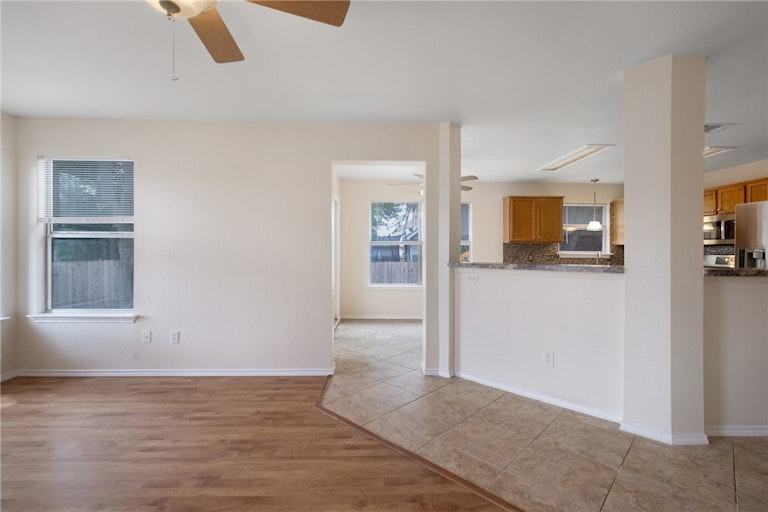 Photo 7 of 27 - 3945 Eagles Nest St, Round Rock, TX 78665