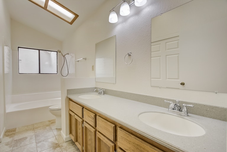 Photo 6 of 23 - 7616 Downing Place Way, Antelope, CA 95843