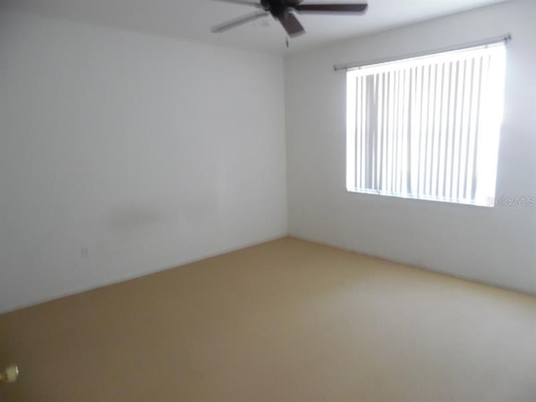 Photo 8 of 10 - 418 Elderberry Dr, Davenport, FL 33897