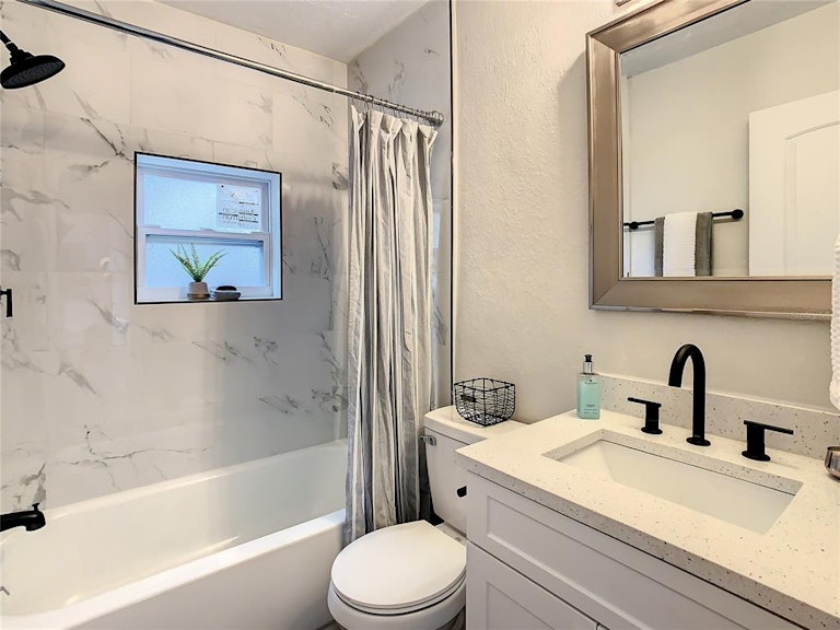 Photo 22 of 26 - 420 40th St S, Saint Petersburg, FL 33711