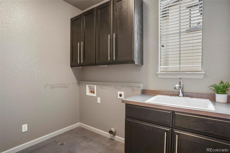 Photo 15 of 40 - 2252 S Loveland St, Denver, CO 80228