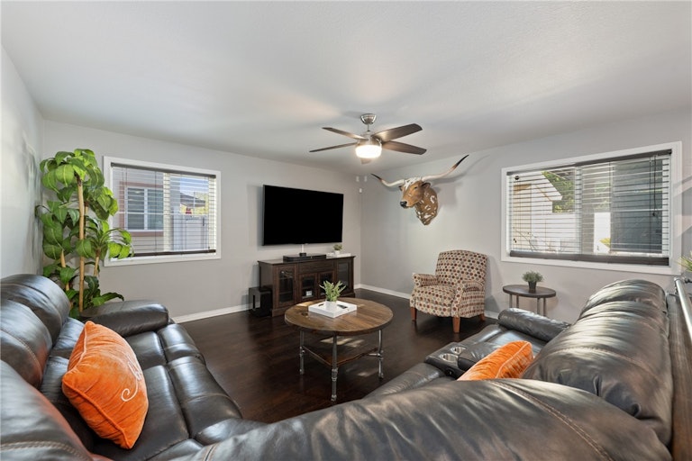 Photo 8 of 40 - 5617 Boros Dr, Austin, TX 78747