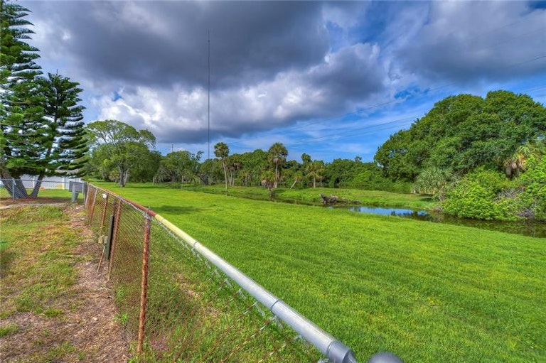 Photo 39 of 49 - 2105 Dartmouth Dr, Holiday, FL 34691