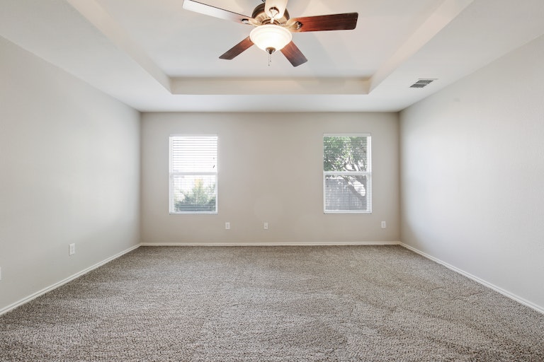 Photo 16 of 26 - 16728 Woodside Dr, Justin, TX 76247