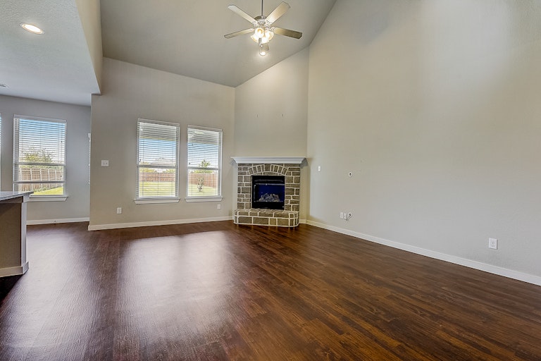 Photo 3 of 42 - 1316 Carlsbad Dr, Forney, TX 75126