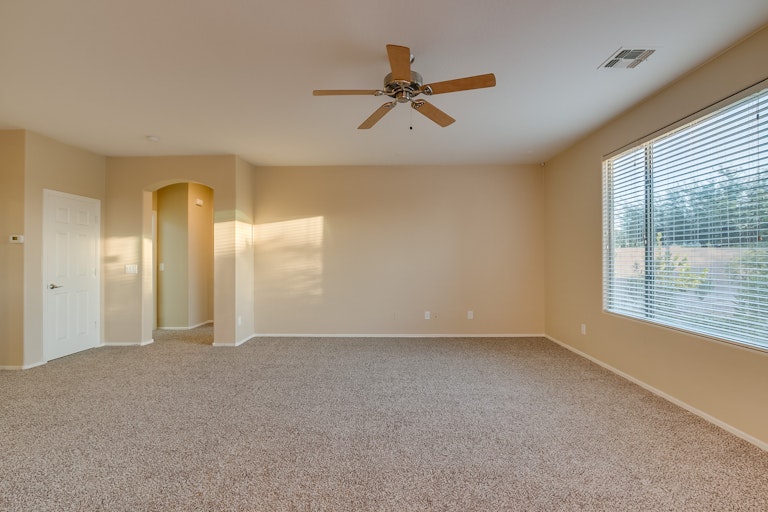 Photo 4 of 34 - 8214 S 50th Ln, Laveen, AZ 85339