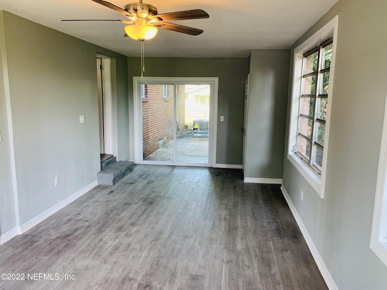 Photo 10 of 19 - 1354 Labelle St, Jacksonville, FL 32205