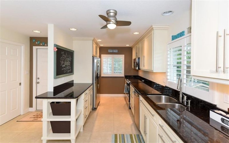 Photo 3 of 25 - 6701 Gulf Of Mexico Dr #310, Longboat Key, FL 34228