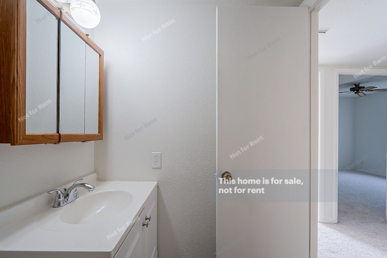Photo 6 of 18 - 3402 W Echo Ln, Phoenix, AZ 85051