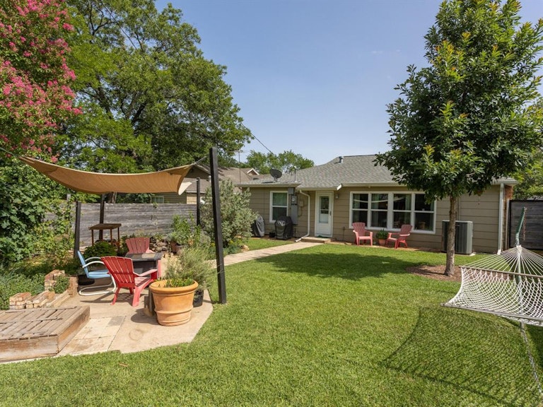 Photo 30 of 33 - 4028 Lovell Ave, Fort Worth, TX 76107