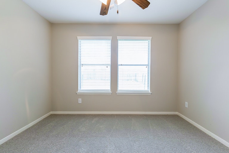 Photo 17 of 29 - 5405 Lilac Grove Ln, Rosharon, TX 77583