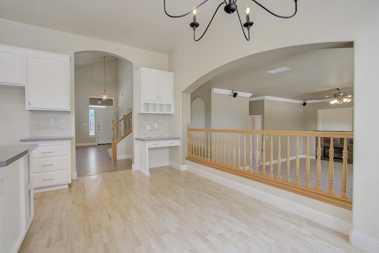 Photo 22 of 41 - 1400 Musgrave Dr, Roseville, CA 95747