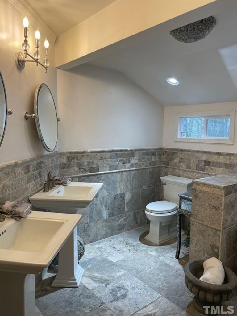 Photo 35 of 49 - 1204 Queensferry Rd, Cary, NC 27511