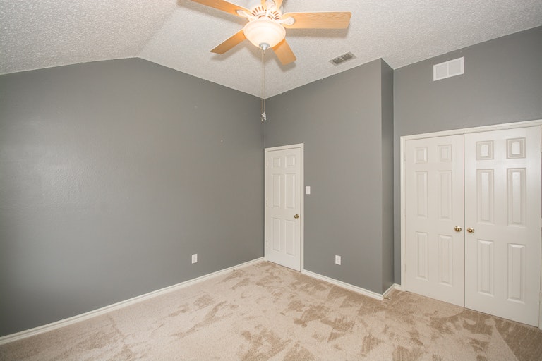 Photo 22 of 30 - 2906 Spartacus Dr, Grand Prairie, TX 75052