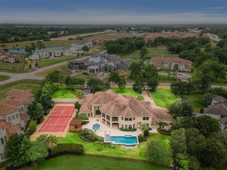 Photo 40 of 41 - 12 Retreat Blvd, Richmond, TX 77469