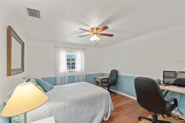 Photo 29 of 56 - 721 W Nelson St, Tavares, FL 32778