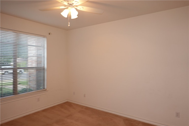 Photo 28 of 33 - 329 Island Oak Dr, Austin, TX 78748