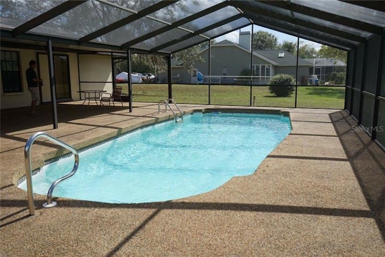Photo 14 of 19 - 1622 Jewel Dr, Sarasota, FL 34240