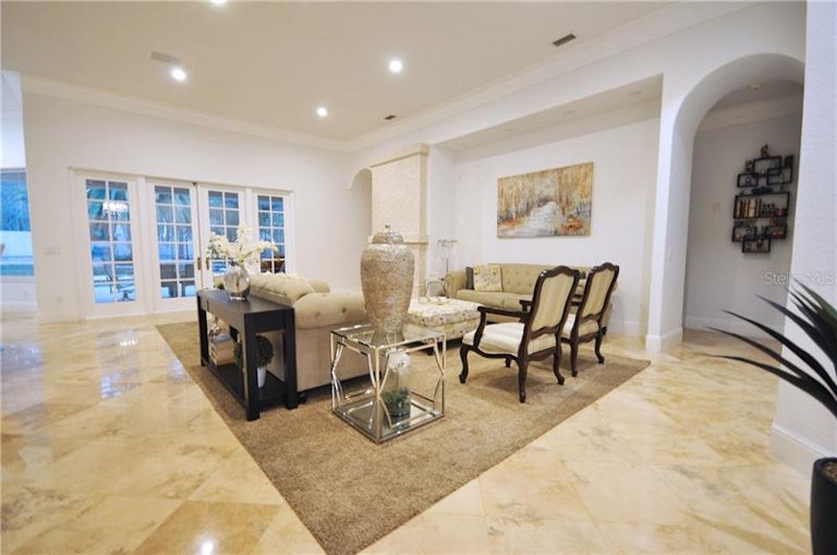 Photo 6 of 24 - 5113 Cherry Tree Ln, Orlando, FL 32819