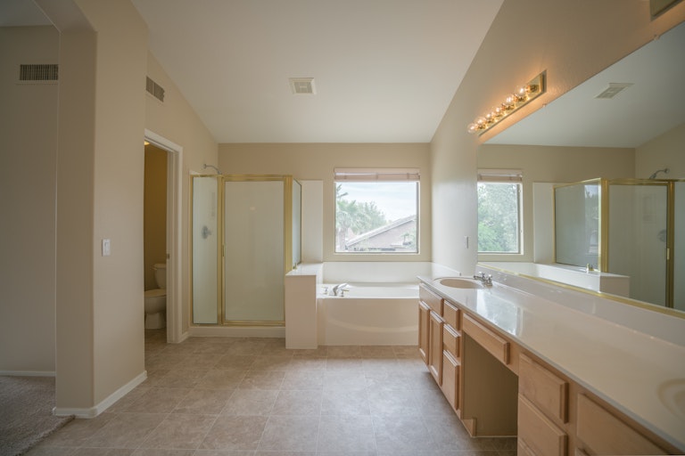 Photo 13 of 28 - 4233 E Rowel Rd, Phoenix, AZ 85050