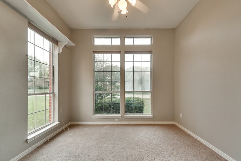 Photo 18 of 35 - 841 High Meadow Ct, Lewisville, TX 75077