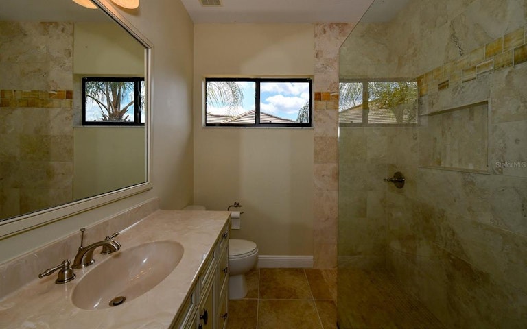 Photo 24 of 35 - 3793 Eagle Hammock Dr, Sarasota, FL 34240