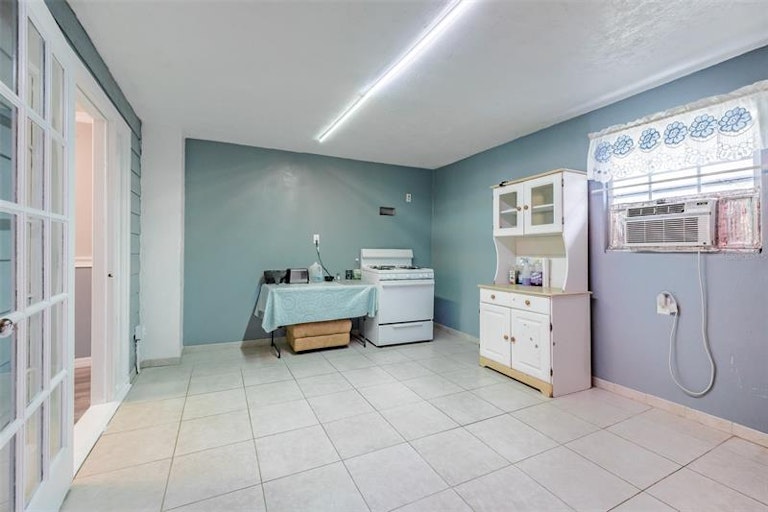Photo 11 of 63 - 1208 5th St, Wimauma, FL 33598