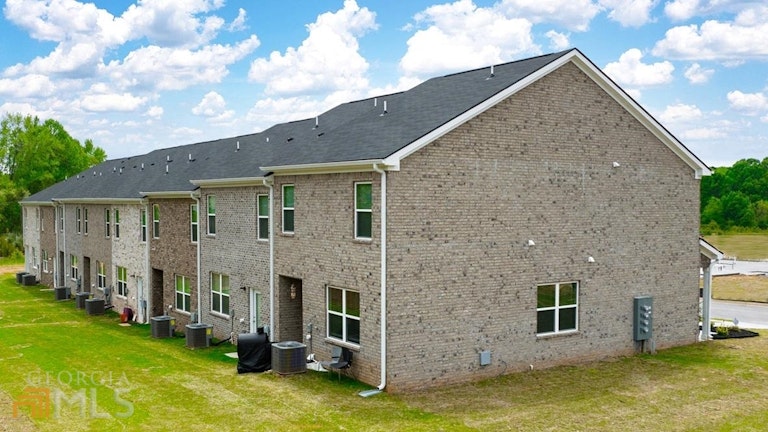 Photo 33 of 38 - 821 Taurus Way #104, Stockbridge, GA 30281