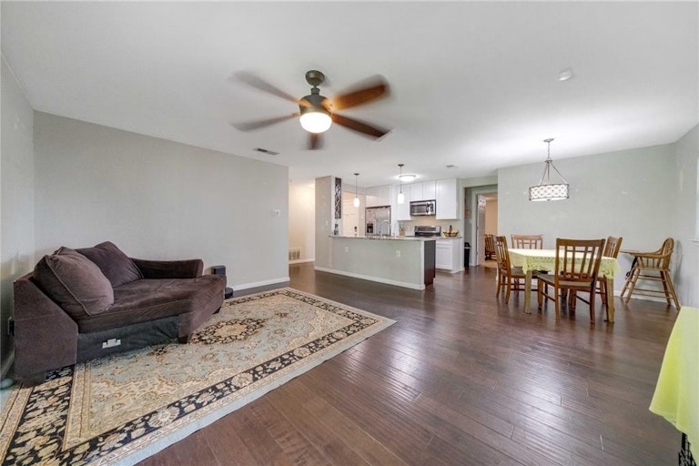 Photo 16 of 23 - 7624 Evergreen Rd, Richland Hills, TX 76118