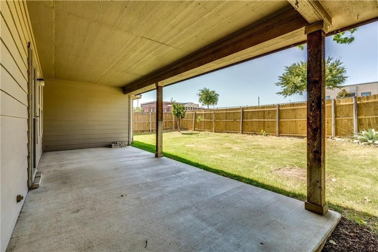 Photo 28 of 33 - 10045 Pronghorn Ln, Fort Worth, TX 76108