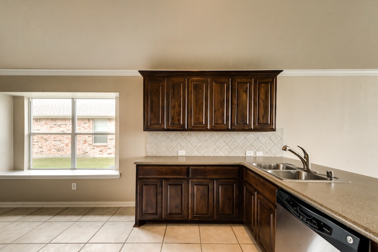 Photo 14 of 30 - 4661 Lance Leaf Dr, Fort Worth, TX 76244