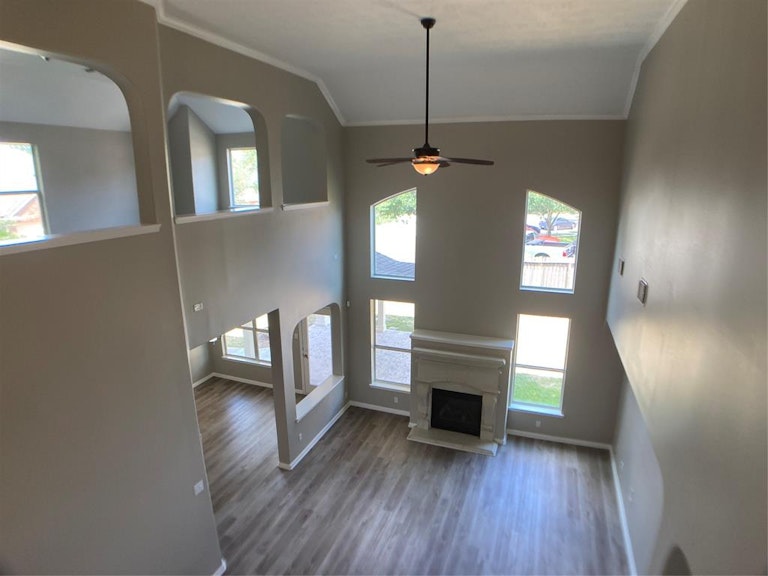 Photo 5 of 14 - 5323 Brookway Willow Dr, Spring, TX 77379