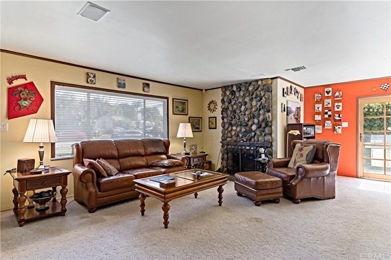Photo 7 of 37 - 19002 E Haltern Ave, Glendora, CA 91740