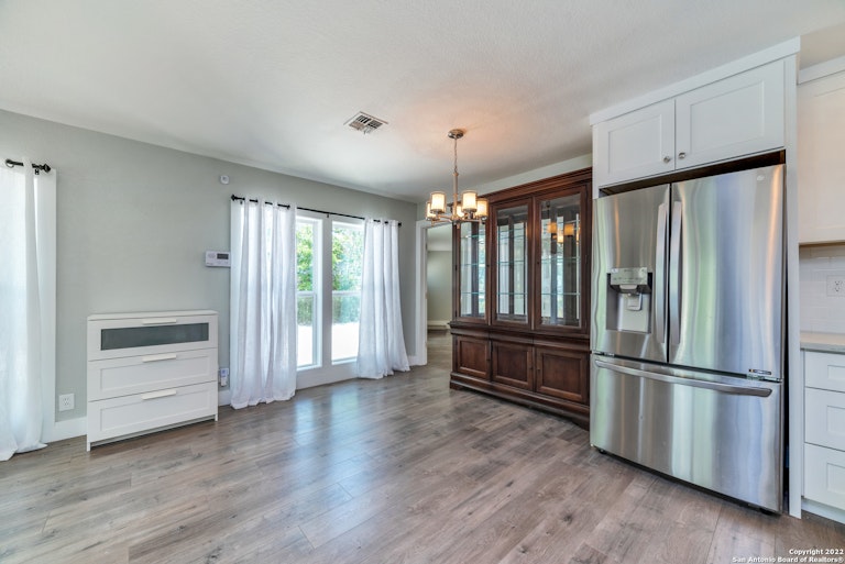Photo 10 of 27 - 837 Canterbury Hill St, San Antonio, TX 78209