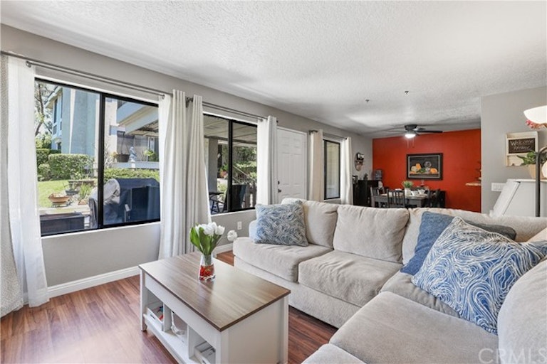 Photo 5 of 39 - 25631 Mont Pointe #7D, Lake Forest, CA 92630