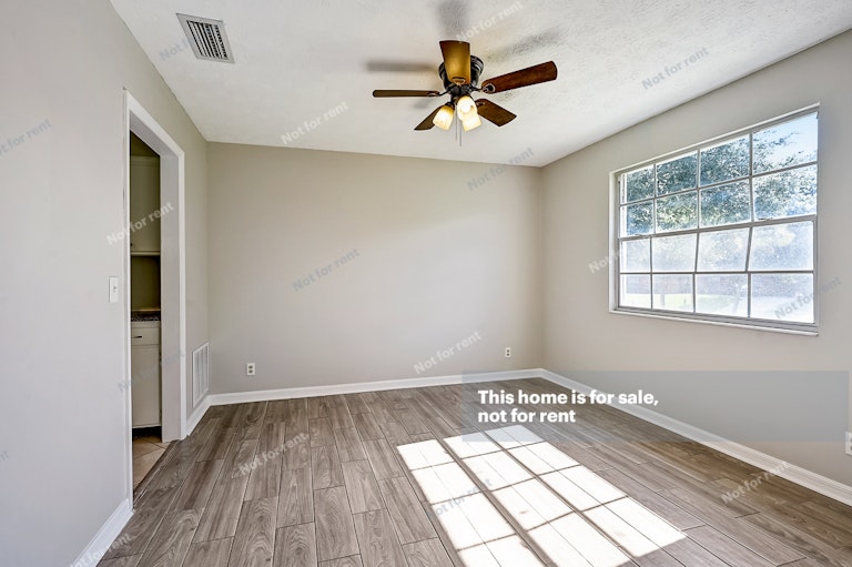 Photo 19 of 35 - 2590 Aquarius Rd, Orange Park, FL 32073