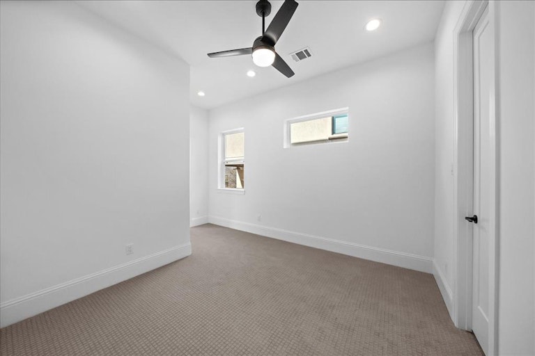 Photo 23 of 46 - 1420 Alexander St, Houston, TX 77008
