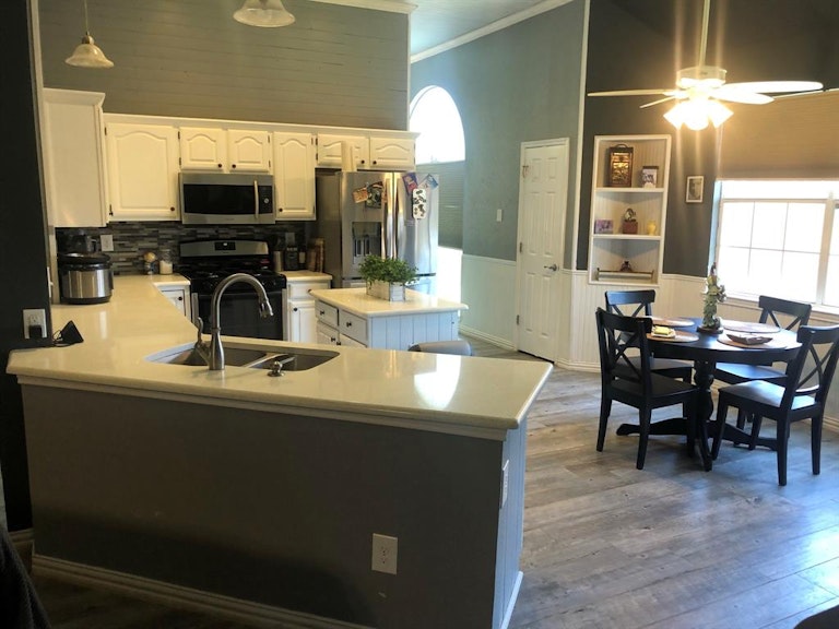 Photo 5 of 30 - 7513 Silverthorn Dr, Rowlett, TX 75089
