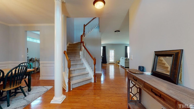 Photo 4 of 40 - 6209 Sparkling Brook Dr, Raleigh, NC 27616