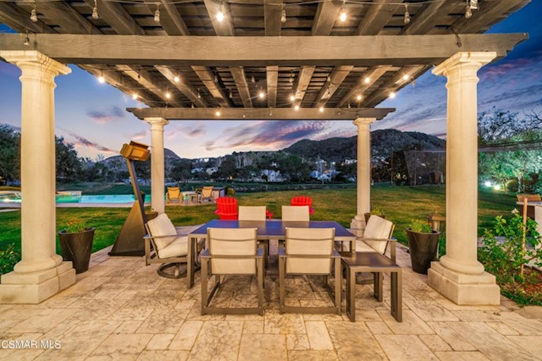 Photo 75 of 80 - 208 W Stafford Rd, Thousand Oaks, CA 91361