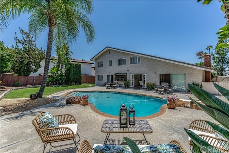 Photo 5 of 42 - 13292 Shepard Way, Santa Ana, CA 92705