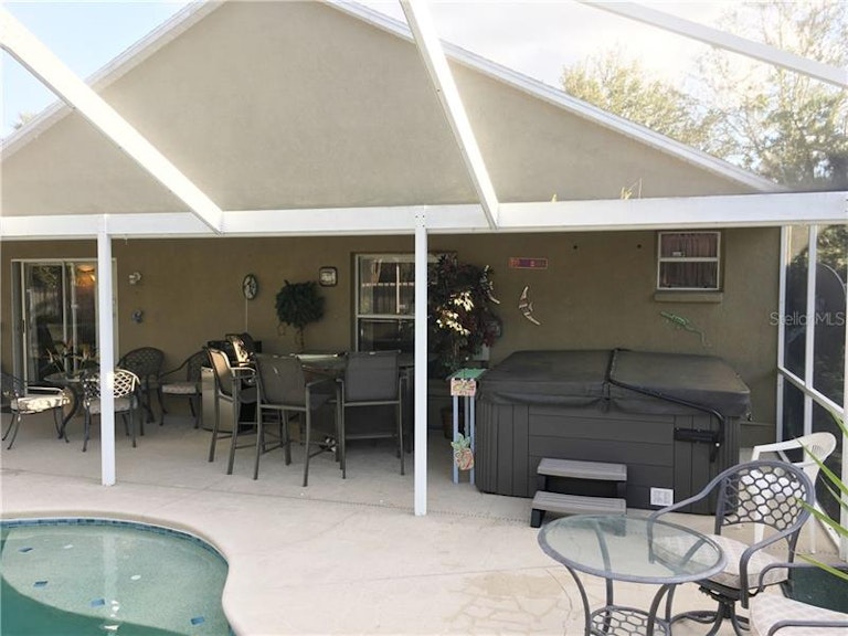 Photo 3 of 25 - 24535 Laurel Ridge Dr, Lutz, FL 33559