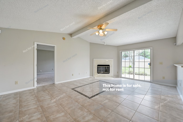 Photo 14 of 31 - 8281 Velvet Springs Ln, Jacksonville, FL 32244