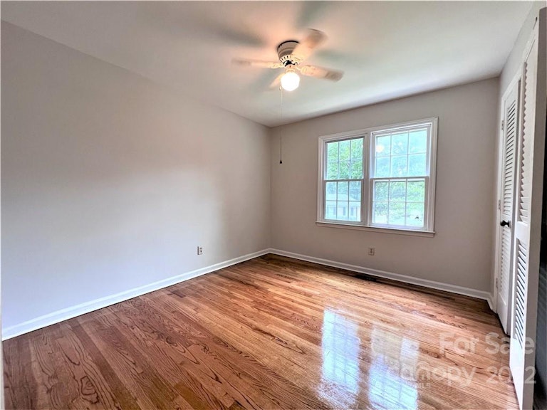Photo 29 of 33 - 7427 Meadowdale Ln, Charlotte, NC 28212