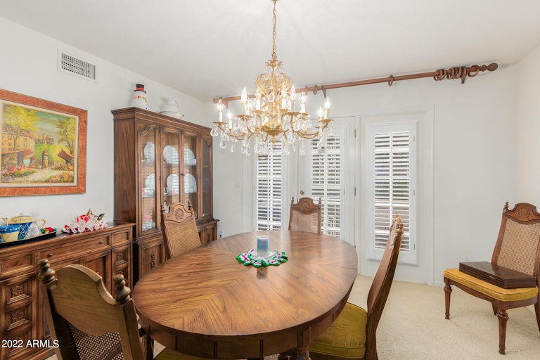 Photo 12 of 32 - 10424 E Cinnabar Ave, Scottsdale, AZ 85258