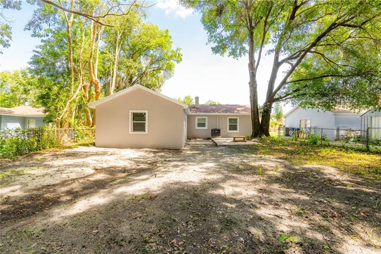 Photo 25 of 31 - 223 Normandy St, Lakeland, FL 33805